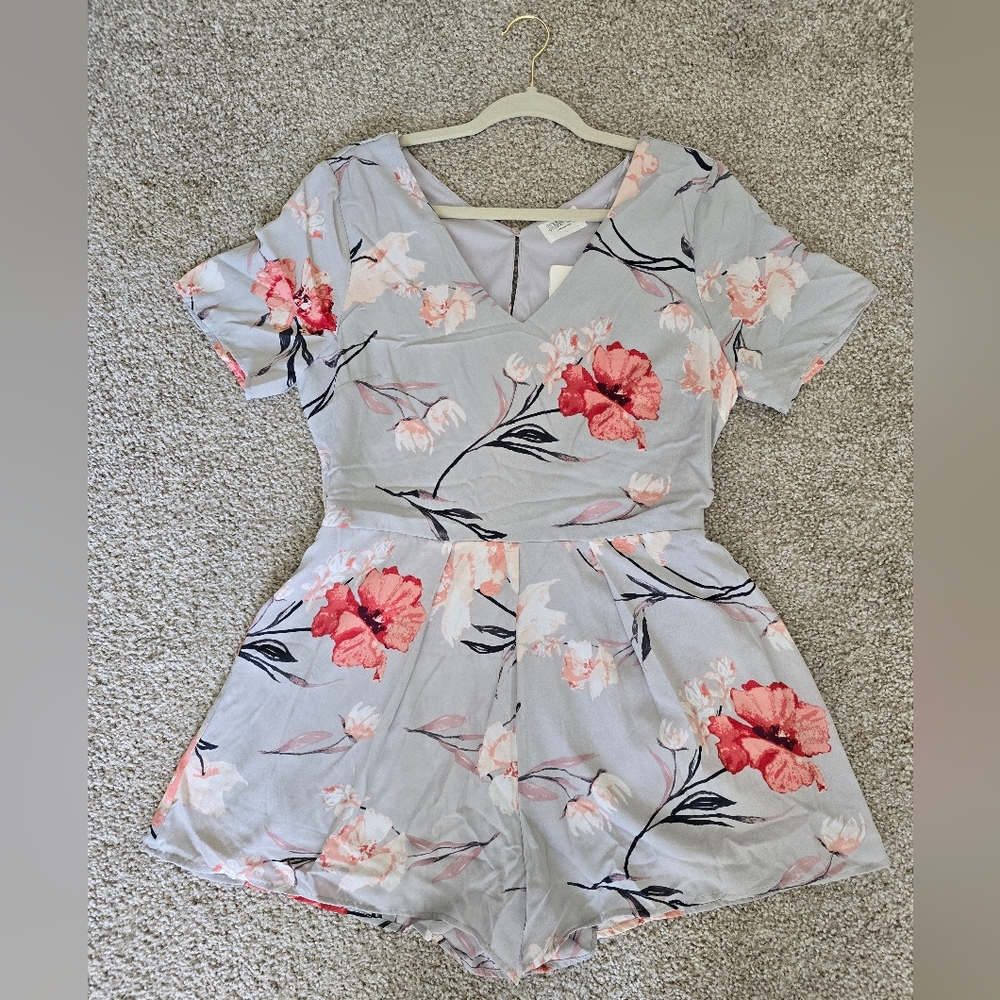 NWT Sienna Sky Romper